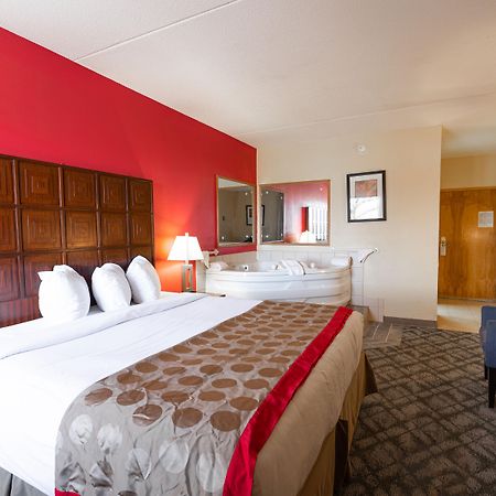 Hotel Ramada By Wyndham Columbus North Westerville Exterior foto