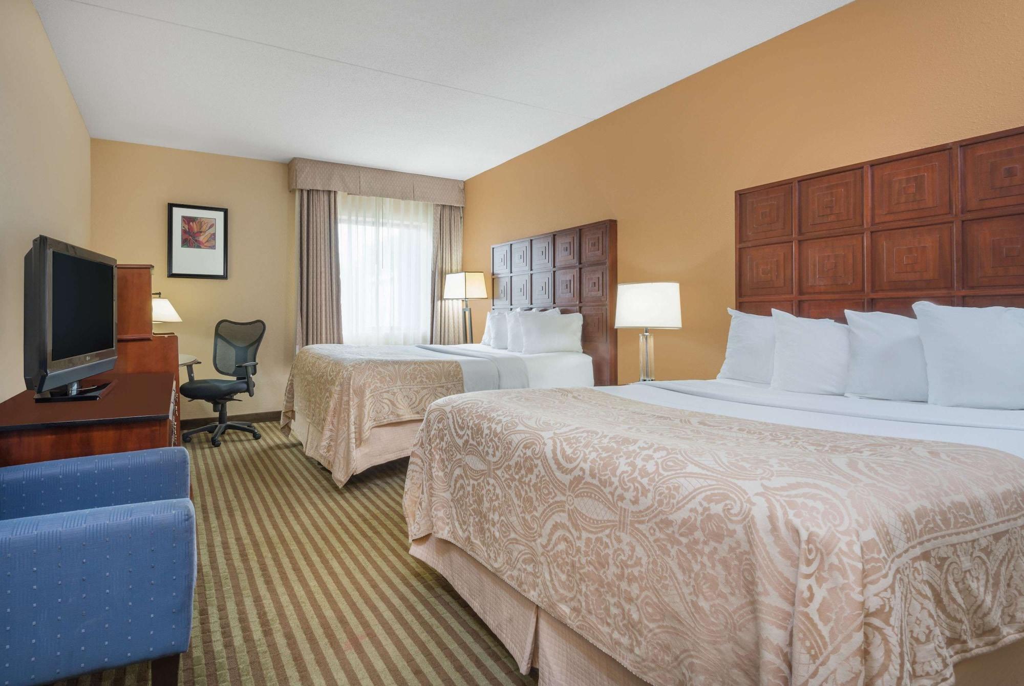 Hotel Ramada By Wyndham Columbus North Westerville Exterior foto