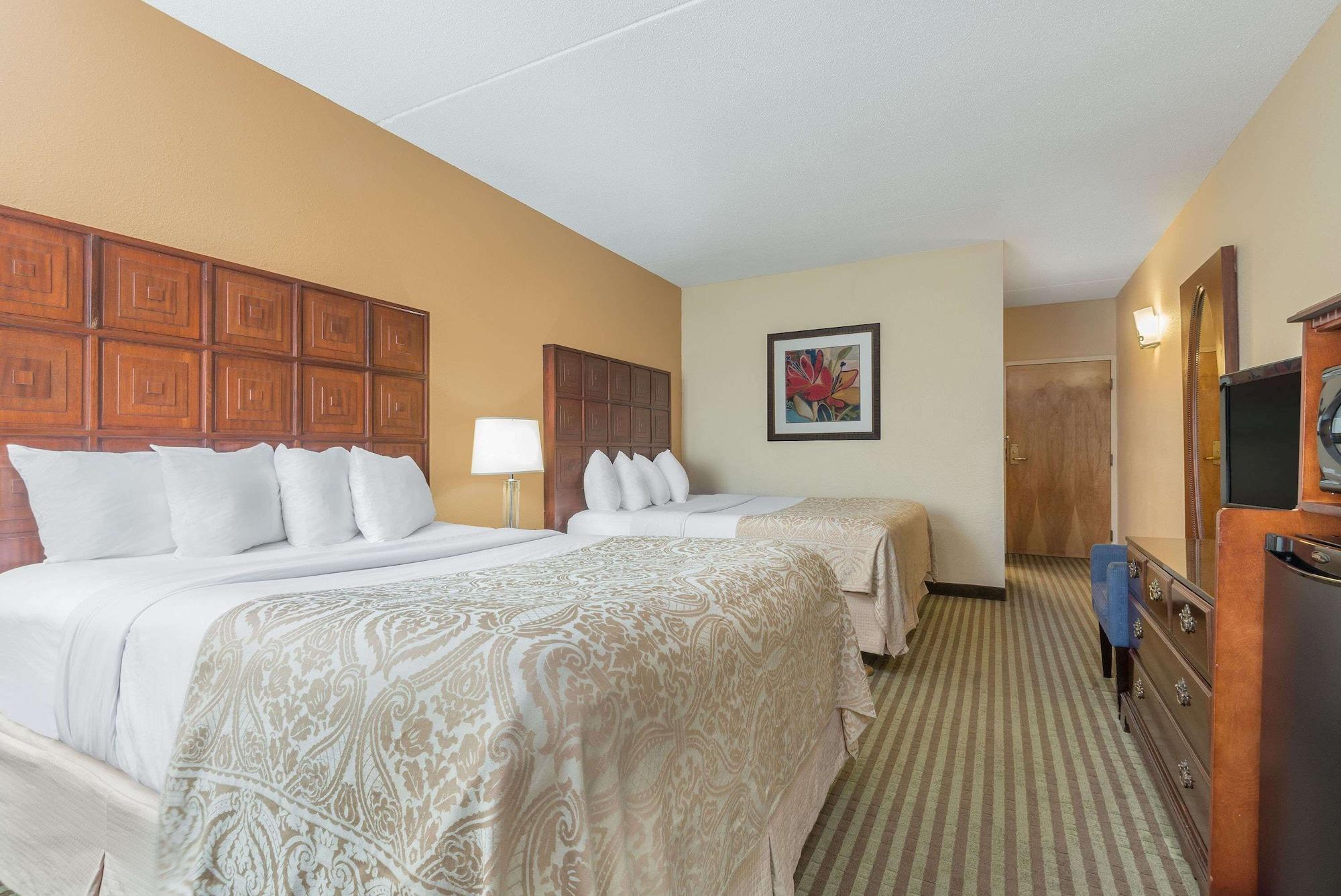 Hotel Ramada By Wyndham Columbus North Westerville Exterior foto