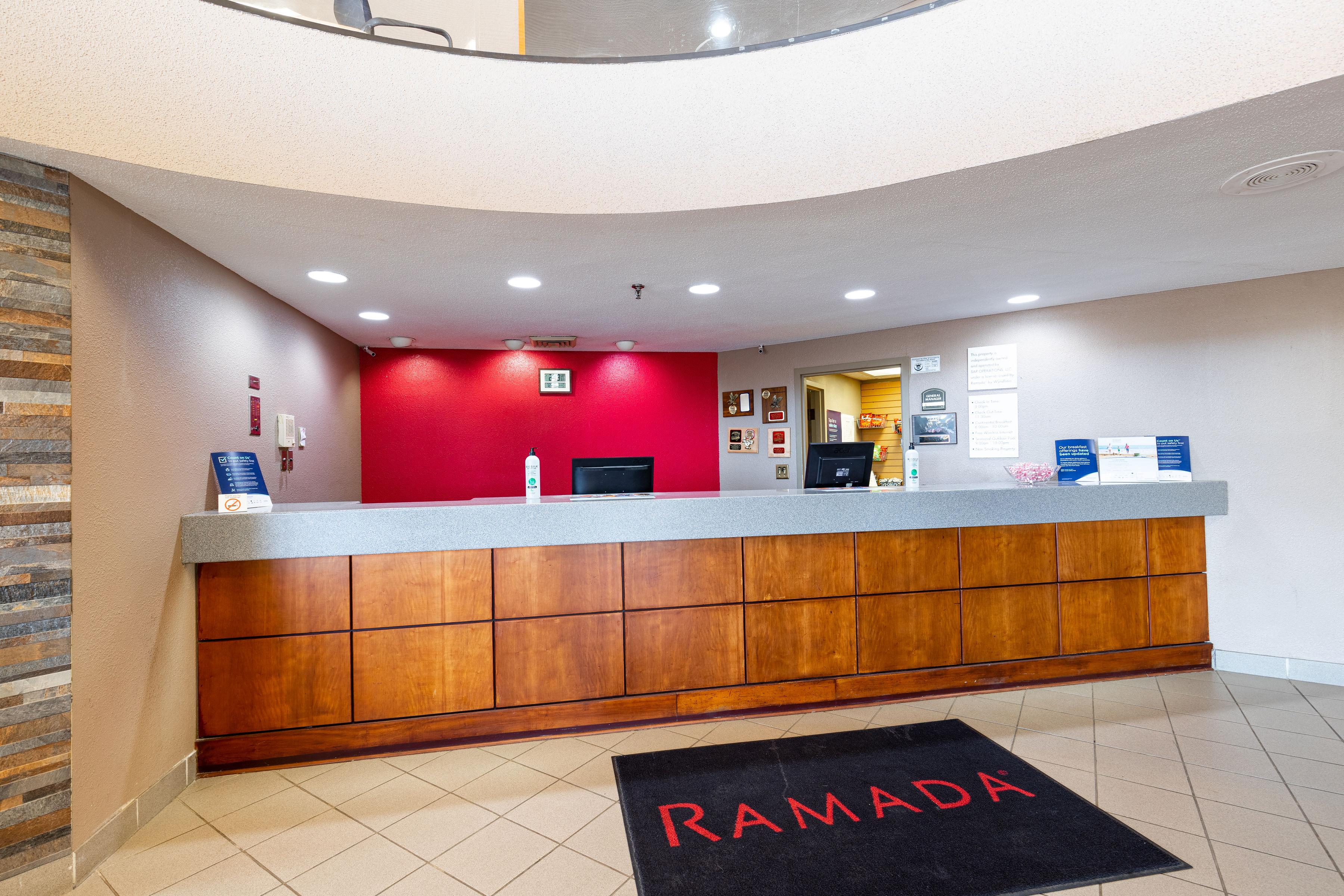 Hotel Ramada By Wyndham Columbus North Westerville Exterior foto